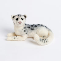 
              SNOW LEOPARD NEEDLE FELTING KIT
            